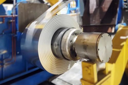 走一線 看項目丨國內首個熱鍍鋅鋁鎂稀土多元合金鋼板產品在包頭市研發成功